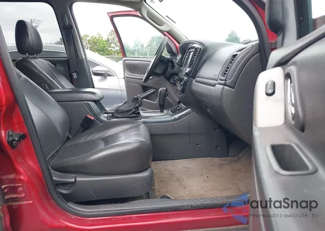 2005 Mazda Tribute S из США, поврежденный, VIN 4F2YZ96105KM60185